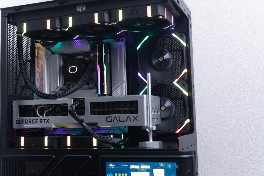 1月裝機(jī):背插+副屏(觸屏)+RTX4070TIS,桌面上的精致主機(jī)