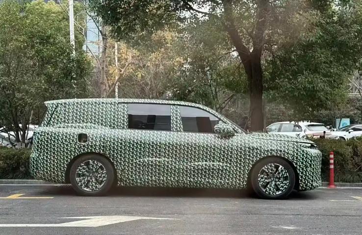 零跑2025推5款全新車 B10/B01領(lǐng)銜 將發(fā)布全尺寸SUV C10/C16將改款