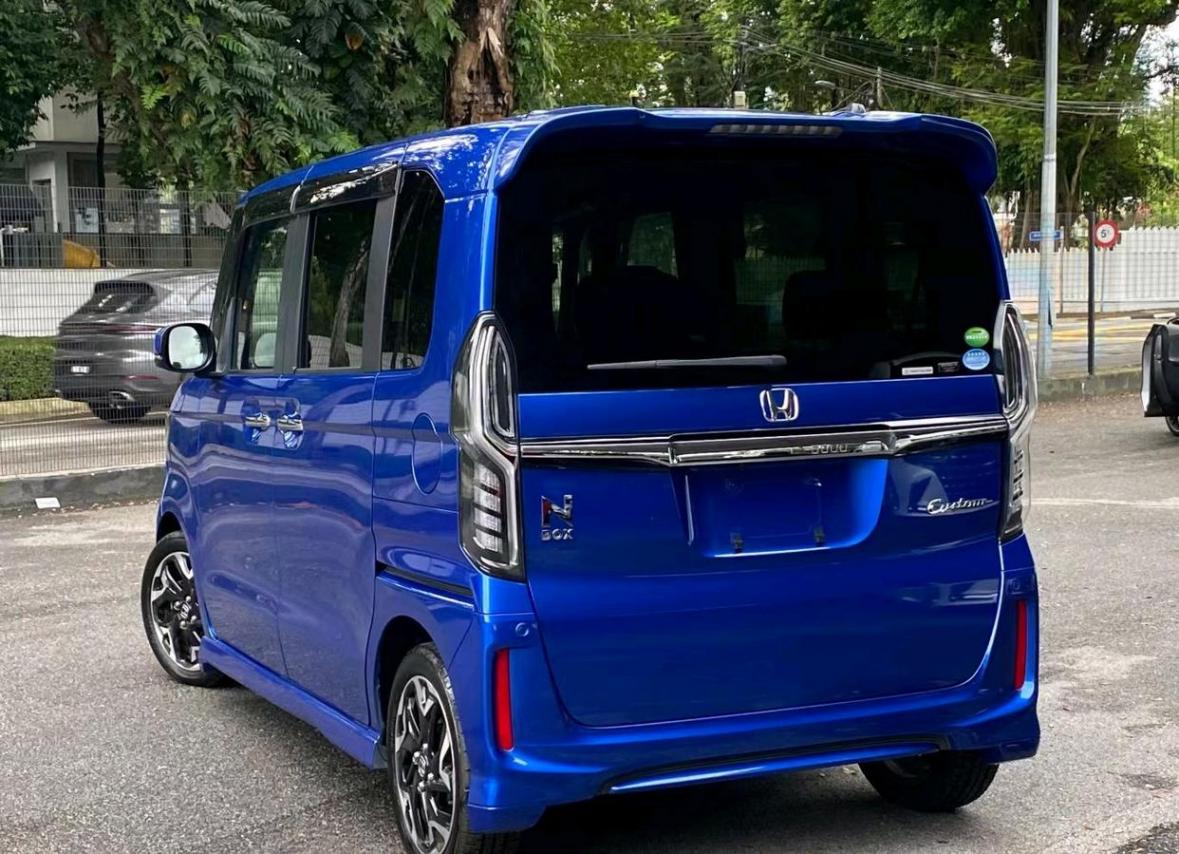 本田N-BOX“藍精靈”實車曝光,個性前衛實用大空間設計