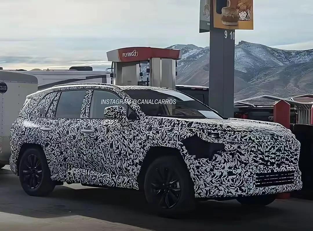 豐田RAV4換代大動作:重塑車身+新混動,對手慌了?