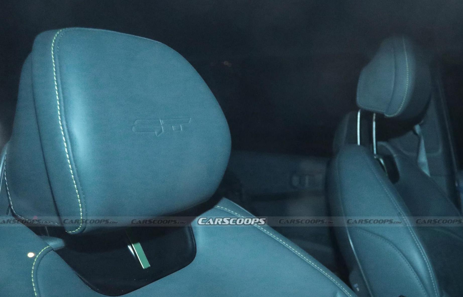 起亞EV3 GT實(shí)車曝光:雙電機(jī)四驅(qū)+超大電池,劍指Model Y?