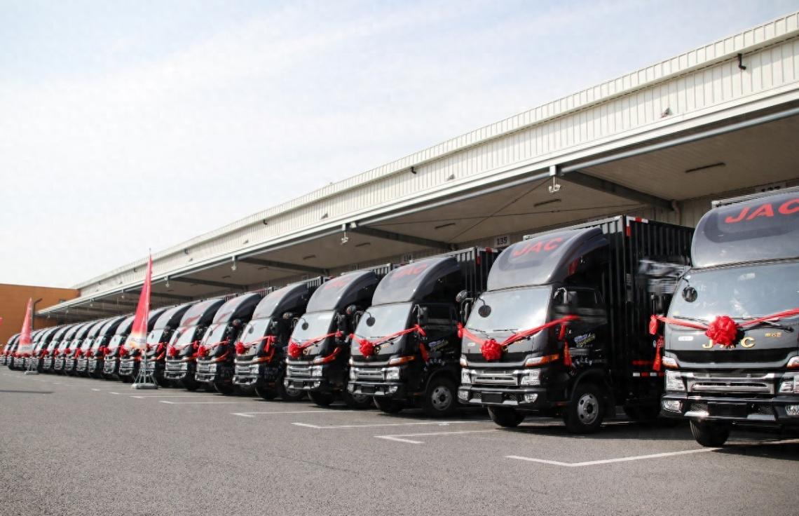 交車捷報頻傳,江淮1卡品牌勢能持續(xù)燃動